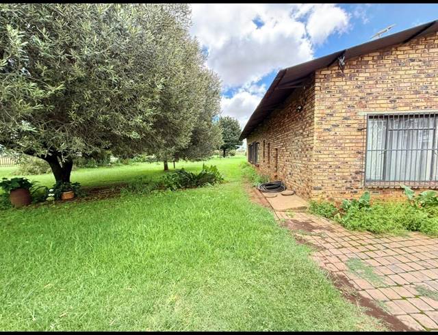 4 BEDROOM HOUSE FOR SALE IN MULLERSTUINE